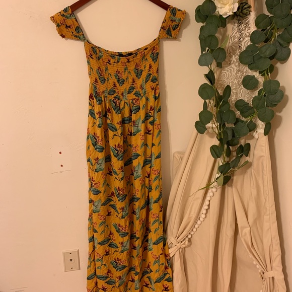 Forever 21 Dresses & Skirts - Off the Shoulder Floral Maxi Dress